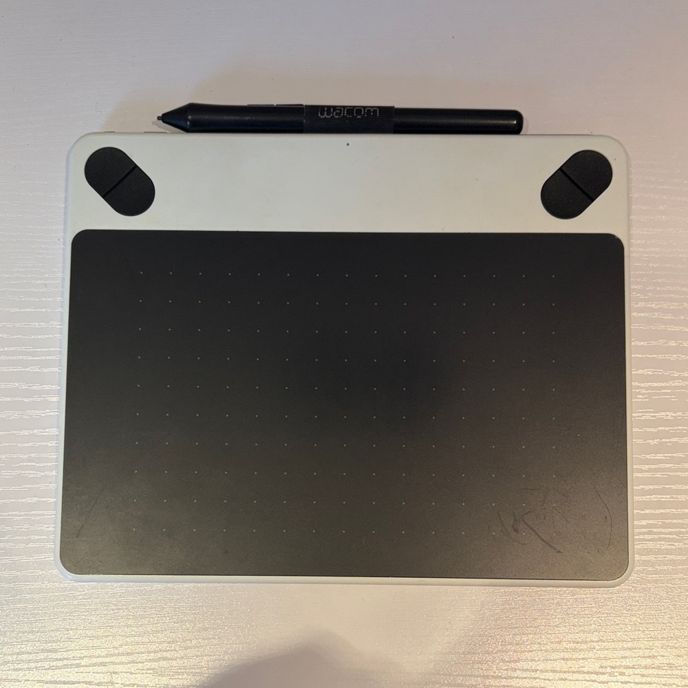 Wacom Intuis CTL-490 pen tablet